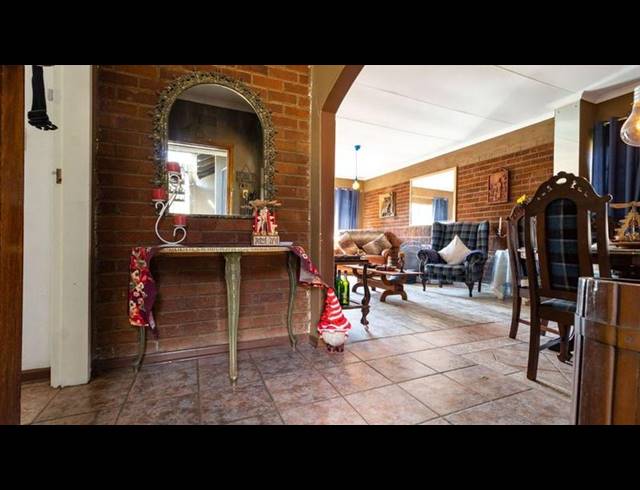 3 BEDROOM HOUSE FOR SALE IN VAN RIEBEECK PARK